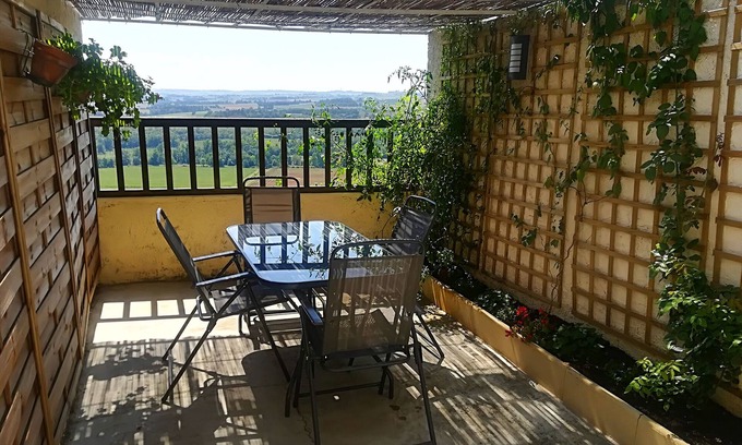 Lectoure House | Gîte des remparts in Lectoure in the Gers at the foot of the thermal center