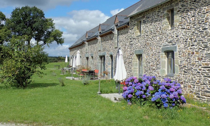 Mur-de-Bretagne House | GITE ETAPE 2 people