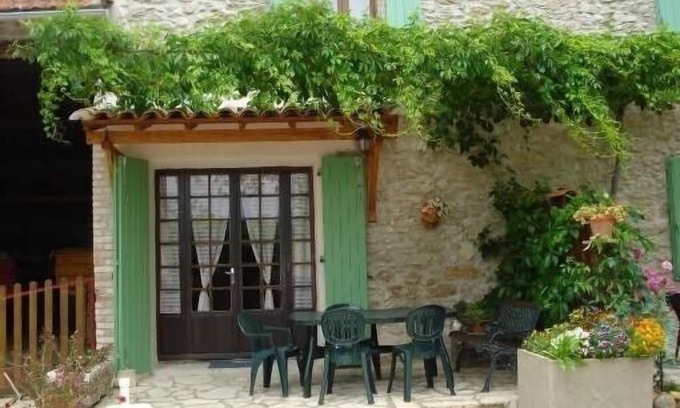 Ribaute-les-Tavernes Apartment | Gite in an old silk house