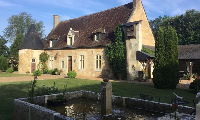 Saint-Martin-des-Bois House | Gite in the Loir valley, comfort, calm and pleasure in a 15th-century manor house