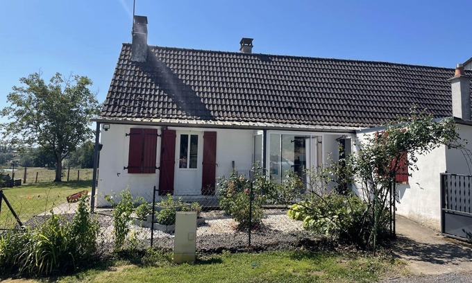 Isle-et-Bardais Cottage | Gite Isle-et-Bardais, 2 bedrooms, 5 persons