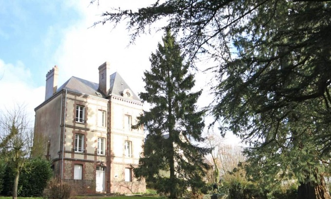 L'Aigle Cottage | Gite L'Aigle, 5 bedrooms, 12 persons