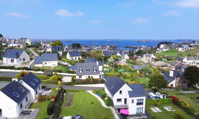 Loguivy House | Gite la Capitainerie (5 stars) - private spa facing Brehat- Paimpol