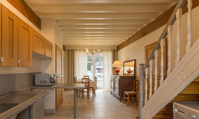 Les Essarts-le-Roi Cottage | Gite Les Essarts-le-Roi, 2 bedrooms, 4 persons