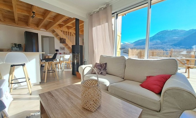 Ossen Ski Chalet | Gite Pyrenees breathtaking view near Argelès Gazost