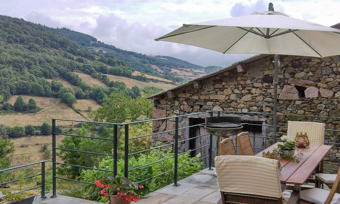 Saint-Romain-en-Jarez House | Gite Saint-Romain-en-Jarez, 3 bedrooms, 6 persons