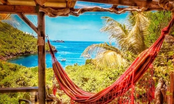 Grand Anse Cabin | Gite Ti Kazalo - Cabane perchée - sea view - direct access to the Baie des Tortues beach
