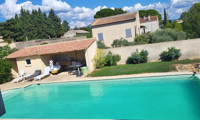 Aubignan House | Gitedelea