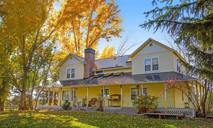 Kalispell House | Glacier-on-Ice