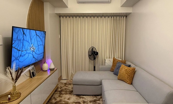 Tambo House | Glamorous 2BR/1Bath/Wifi/Netflix/Heater/Washing/5starBnB