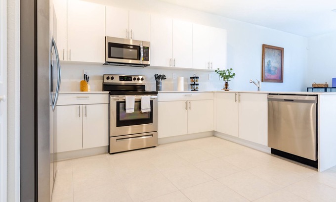 Princeton House | Glamorous 4BR New & Modern near FL Keys