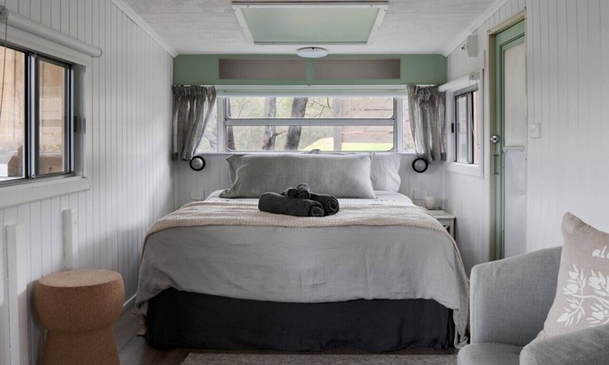 Strath Creek House | Glamper Wings @ The Village Green