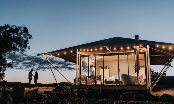 Glen Davis Hotel | Glamping at Wildnest Farmstay - Kookaburra