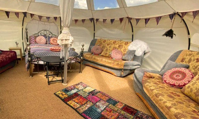 Wisbech RV Rental | Glamping with Llamas in Valentina Stargazer Belle