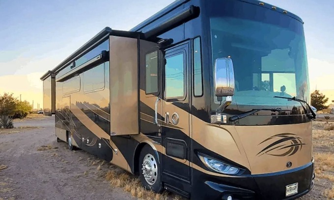 Kipling RV Rental | Glamplyfe in Cambridge: RV Site #2