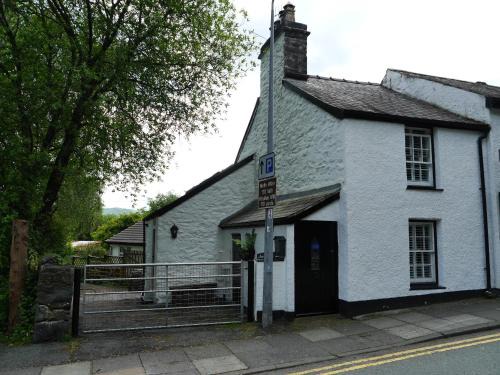 Trefriw House | Glan Y Ddol