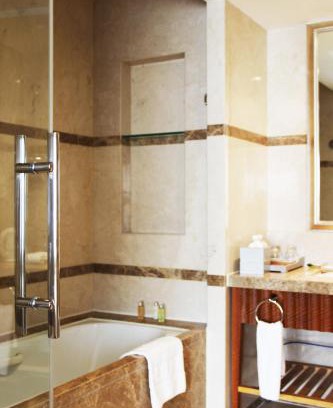 Yu Hua Tai Hotel | Glarun Jinling Hotel