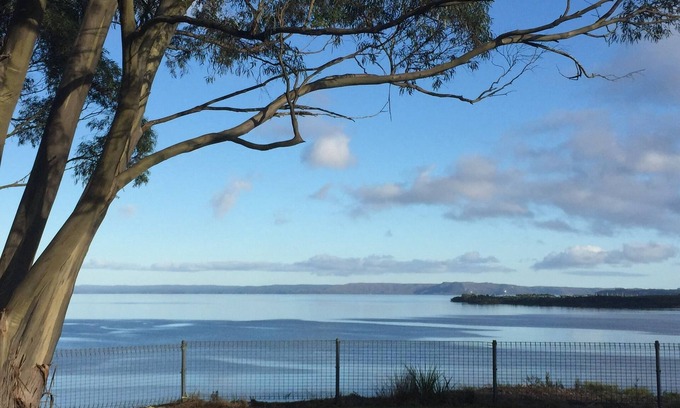 Strahan Apartment | Glenaire Apartments on Frazer St