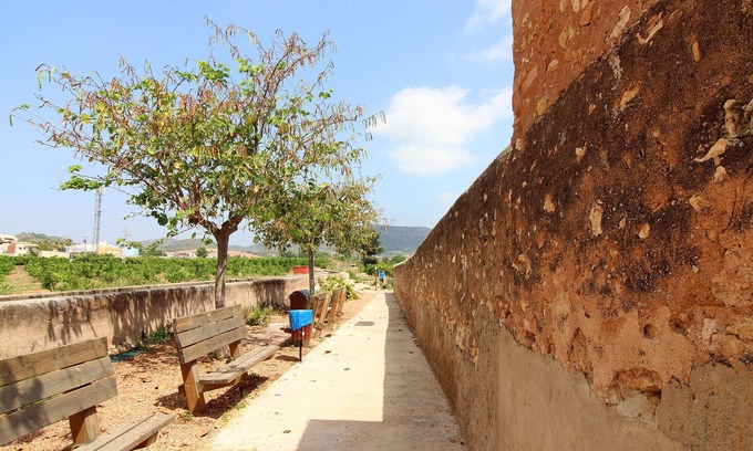 Quartell House | Global Properties: Country house in Quartell with charm