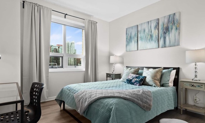 Victoria Park Apartment | GLOBALSTAY. Stylish 2Bd Apt Downtown. City&Mountain View