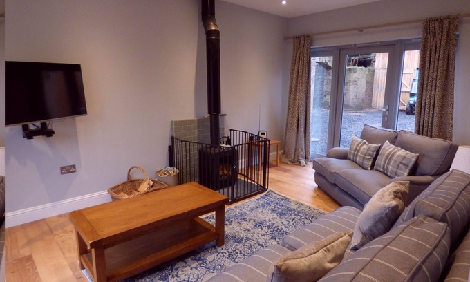 Crieff Cottage | Glorious Gardeners Cottage - Sleeps 4