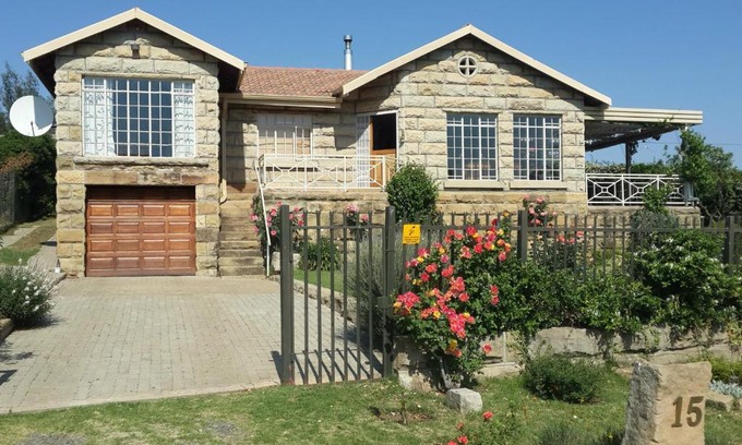 Fouriesburg House | Goedgeleë Self Catering