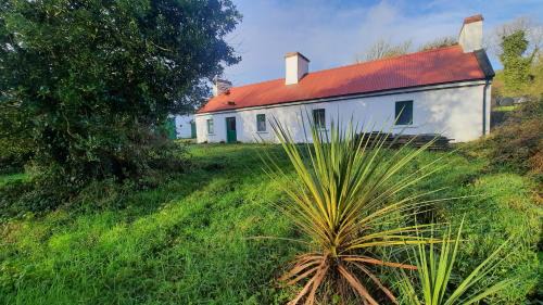 Creegh House | -Going back in time- 200 year old farmhouse