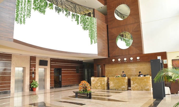 Navalur Hotel | Gokulam Park Sabari OMR Hotel