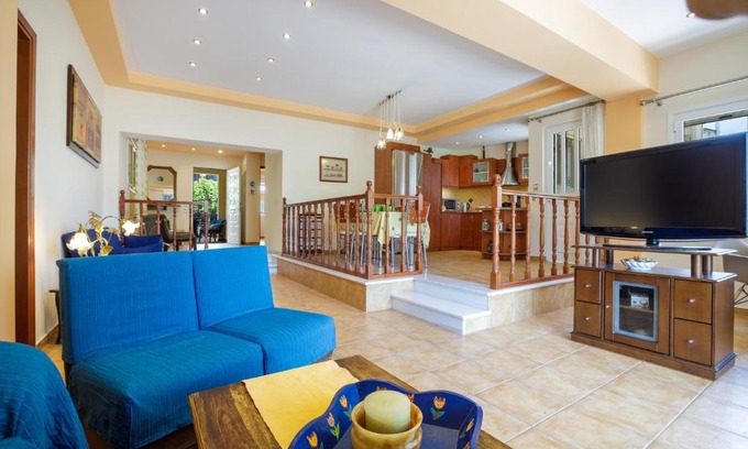 Petalidi House | Gold n Blu Petalidi