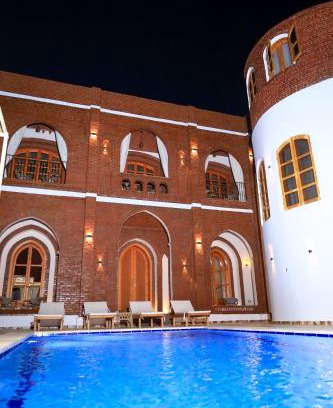 Luxor House | Golden Land