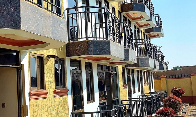 Ibanda Hotel | Golden View Hotel Ibanda