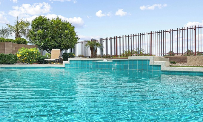 Seville House | Golf Views, Heated Pool, Spa, Grass, Games FUN!