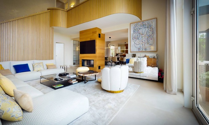 Gassin Villa | Golfe de St Tropez. Modern villa with heated swimming pool