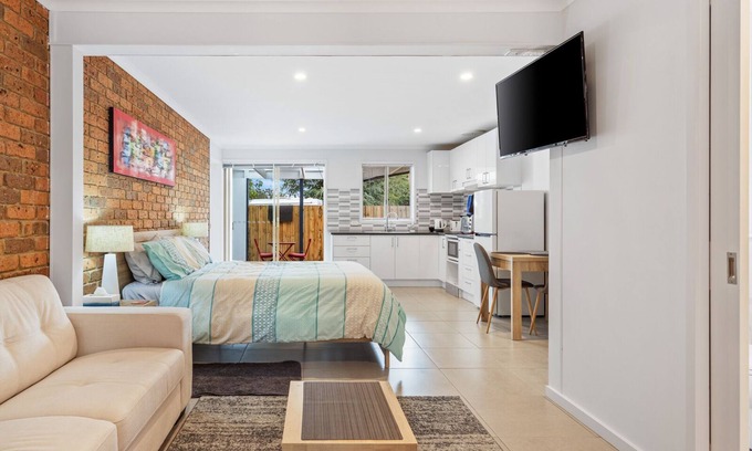 Rosebud House | Golfside Getaway 2 by Ready Set Stay