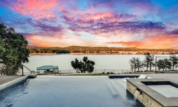 Lakecliff On Lake Travis House | Good Living at Lake Travis
