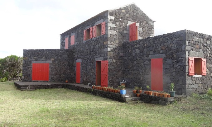 Sao Roque do Pico Cottage | Good Signs Retreat