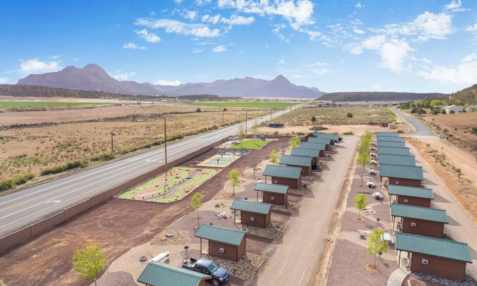 Apple Valley Cabin | Gooseberry Lodges