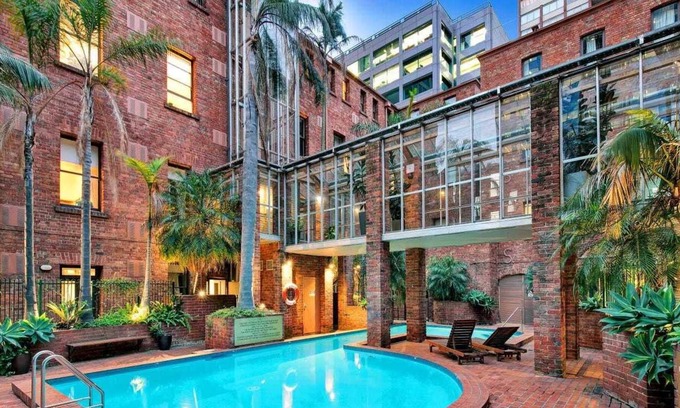Chinatown Apartment | Gordon Place 51