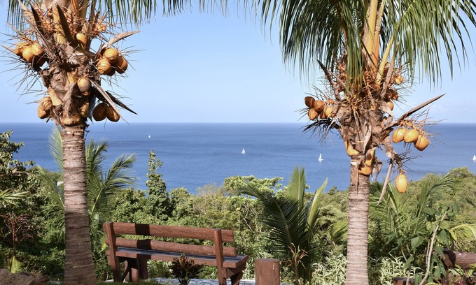 Tanetane Apartment | Gorgeous 2 Bedroom Apartment sea Mountain Views