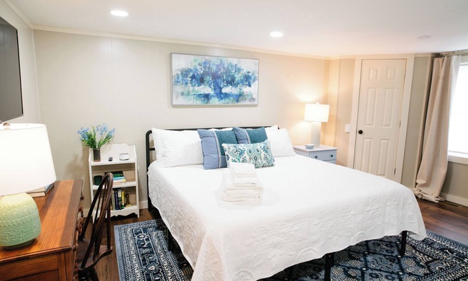 Clanton House | Gorgeous 2BR Home in Clanton | Fast WiFi | Pet Frienddly