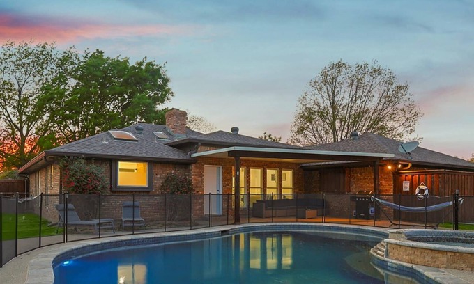 Denton House | Gorgeous 4BR Home with Huge Yard, Pool