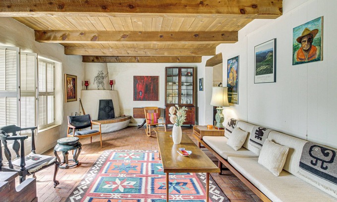 Northeast Heights House | Gorgeous Adobe Home: Classic Santa Fe Style in ABQ