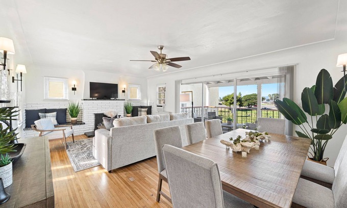 Ocean Beach Villa | Gorgeous Beach Villa - Ocean Views + Sleeps 12!