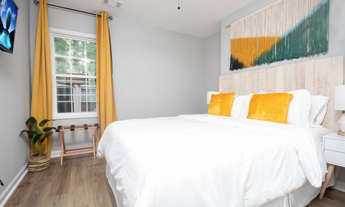 East Point House | Gorgeous Bungalow Minutes from Airport & ATL