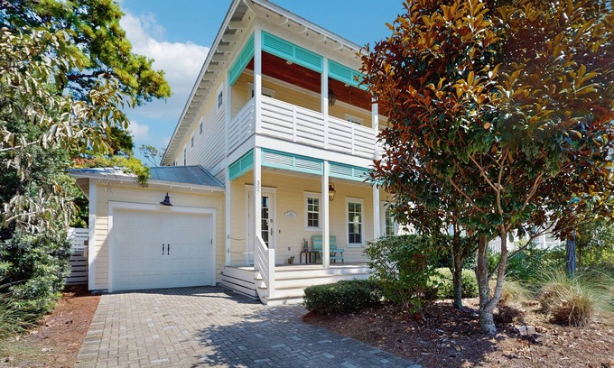 Lakeside at Blue Mountain Beach House | Gorgeous coastal home with plenty of space and easy beach access