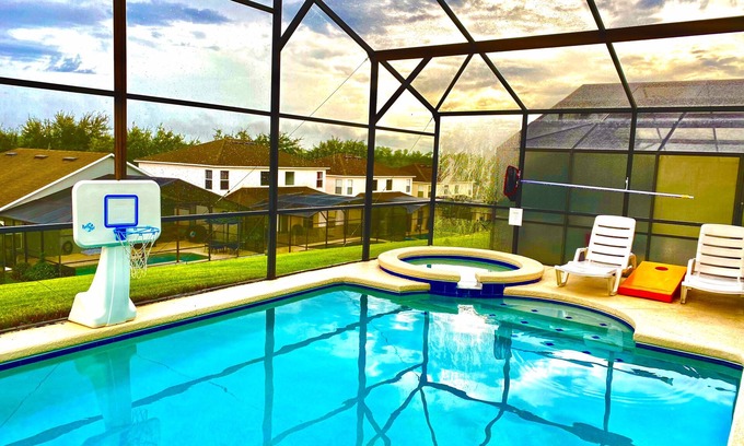 Highgate Park House | ⭐️Gorgeous-Gated-Spacious-⭐️Modern & Updated-Game room-Pool-Min. to Disney-Wi-Fi