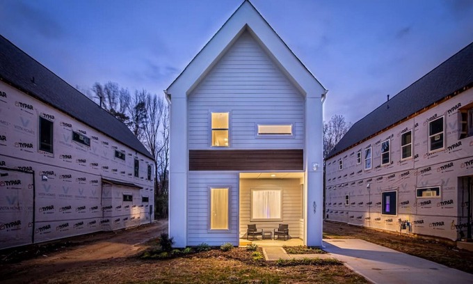 Sugar Creek House | Gorgeous Glam House Across from Park! 3 Bedrooms!