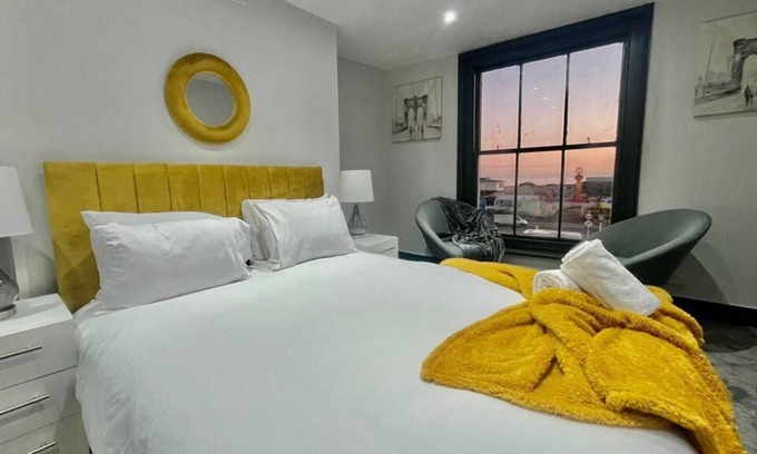 Old Town Hastings Apartment | Gorgeous Hasting House