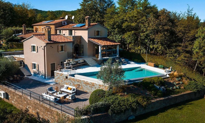 Gracisce House | Gorgeous home in Gracisce