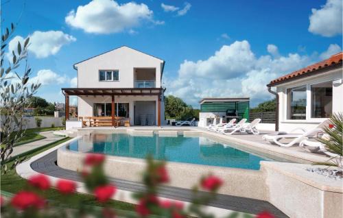 Marcana House | Gorgeous Home In Marcana With Sauna